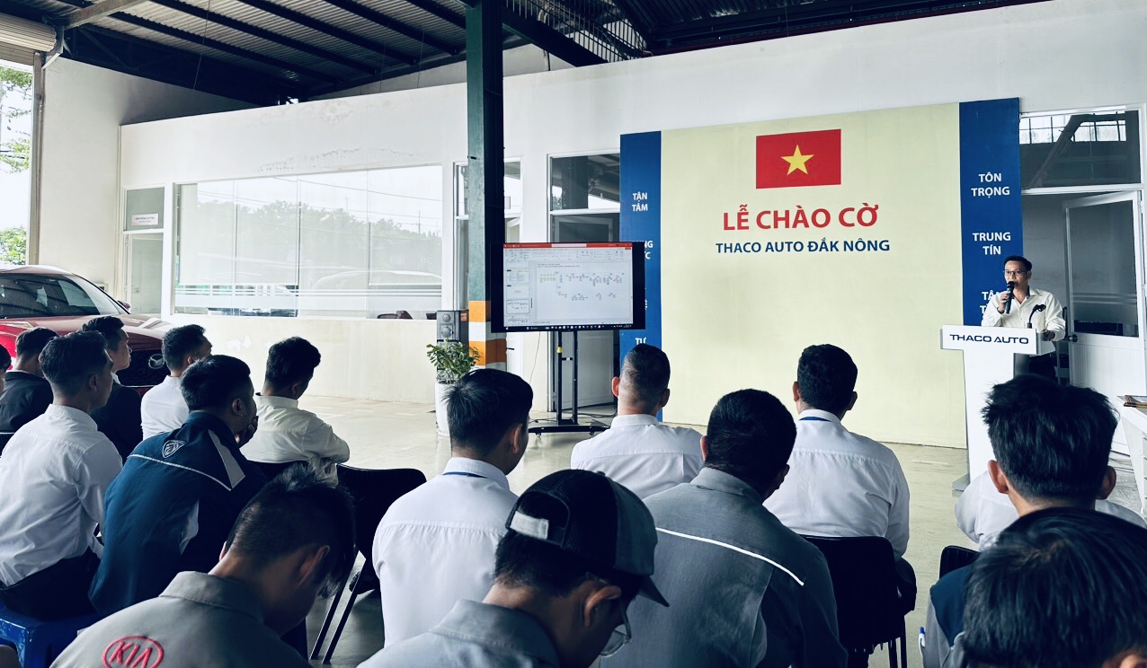 Lễ chào cờ tháng 10: THACO AUTO Đắk Nông sẵn sàng bứt phá trong Quý IV/2024